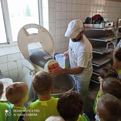 Grafika #19: 09.06.2022 - Z wizytą w piekarni "Piecuch" w Wicku - gr III