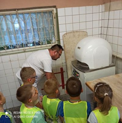 Grafika #21: 09.06.2022 - Z wizytą w piekarni "Piecuch" w Wicku - gr III