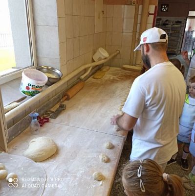 Grafika #23: 09.06.2022 - Z wizytą w piekarni "Piecuch" w Wicku - gr III