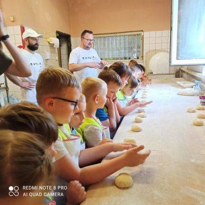 Grafika #31: 09.06.2022 - Z wizytą w piekarni "Piecuch" w Wicku - gr III