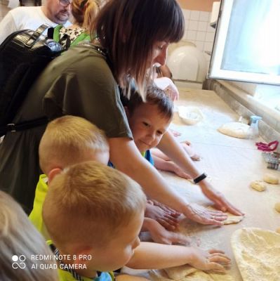 Grafika #32: 09.06.2022 - Z wizytą w piekarni "Piecuch" w Wicku - gr III