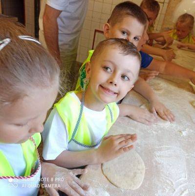 Grafika #36: 09.06.2022 - Z wizytą w piekarni "Piecuch" w Wicku - gr III