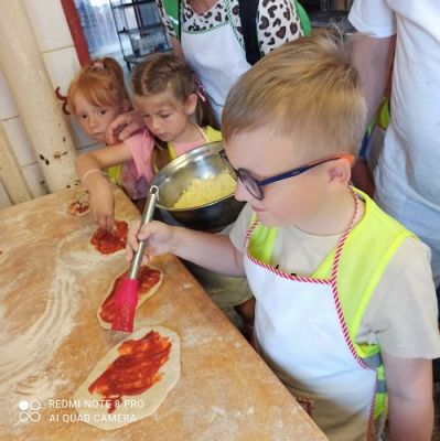 Grafika #39: 09.06.2022 - Z wizytą w piekarni "Piecuch" w Wicku - gr III