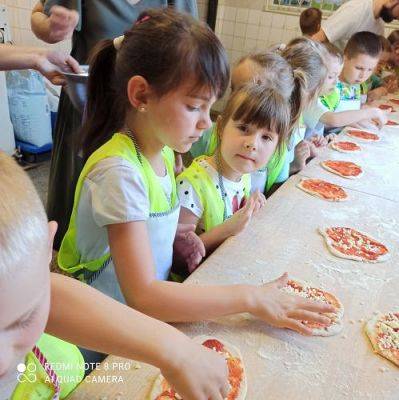 Grafika #43: 09.06.2022 - Z wizytą w piekarni "Piecuch" w Wicku - gr III