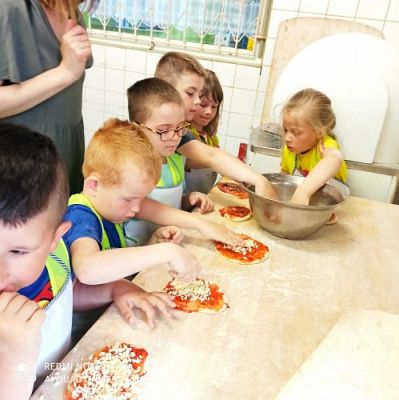 Grafika #47: 09.06.2022 - Z wizytą w piekarni "Piecuch" w Wicku - gr III