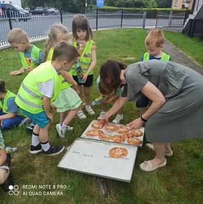 Grafika #87: 09.06.2022 - Z wizytą w piekarni "Piecuch" w Wicku - gr III