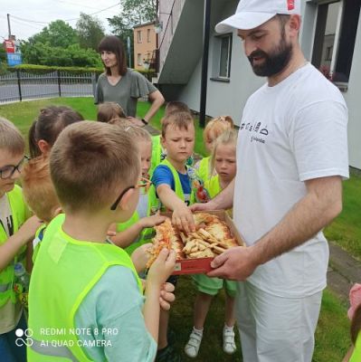Grafika #98: 09.06.2022 - Z wizytą w piekarni "Piecuch" w Wicku - gr III