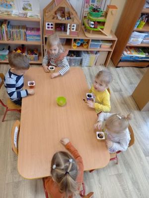 Grafika #7: 16.03.2022 W wiosennym ogródeczku gr1