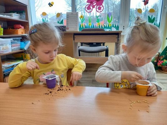 Grafika #16: 16.03.2022 W wiosennym ogródeczku gr1