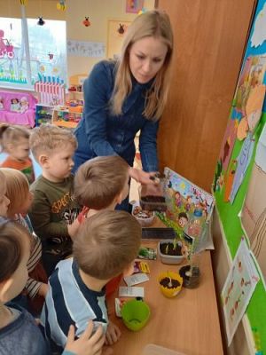 Grafika #21: 16.03.2022 W wiosennym ogródeczku gr1