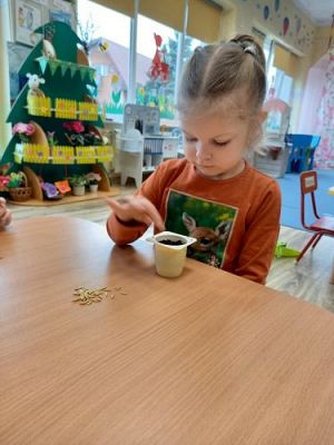 Grafika #24: 16.03.2022 W wiosennym ogródeczku gr1