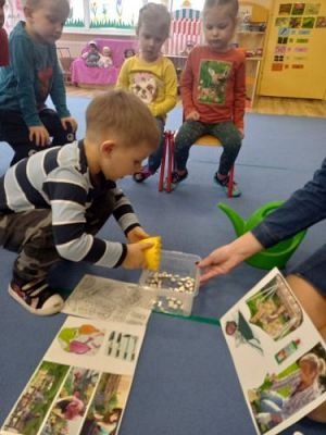 Grafika #32: 16.03.2022 W wiosennym ogródeczku gr1