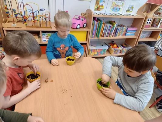 Grafika #40: 16.03.2022 W wiosennym ogródeczku gr1