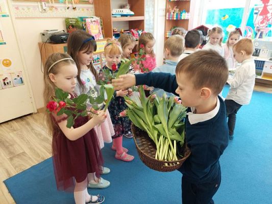 Grafika #4: 8 marca - Dzień Kobiet cz.I