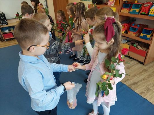 Grafika #11: 8 marca - Dzień Kobiet cz.I