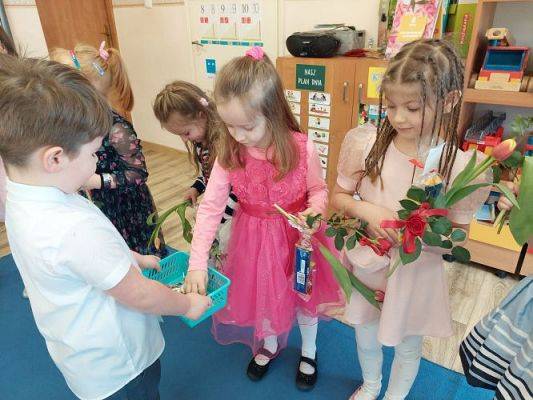 Grafika #13: 8 marca - Dzień Kobiet cz.I