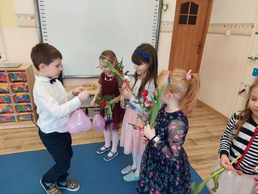 Grafika #15: 8 marca - Dzień Kobiet cz.I