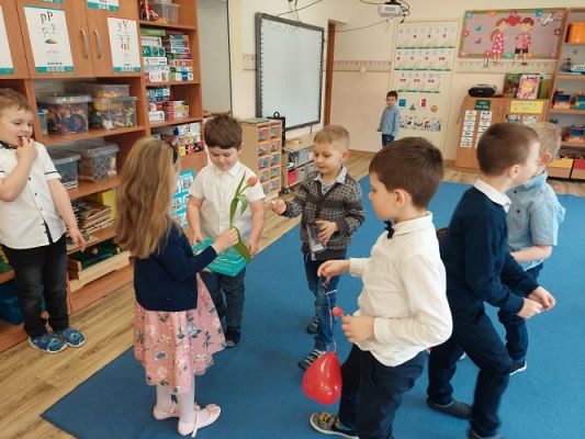 Grafika #18: 8 marca - Dzień Kobiet cz.I