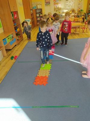 Grafika #1: Zabawy koordynacji wzrokowo-ruchowej i integracji sensorycznej w grupie I