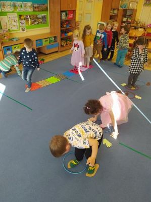 Grafika #2: Zabawy koordynacji wzrokowo-ruchowej i integracji sensorycznej w grupie I