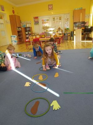 Grafika #11: Zabawy koordynacji wzrokowo-ruchowej i integracji sensorycznej w grupie I