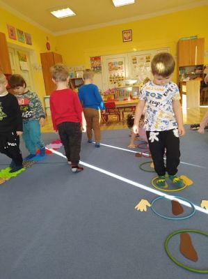 Grafika #13: Zabawy koordynacji wzrokowo-ruchowej i integracji sensorycznej w grupie I