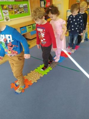 Grafika #19: Zabawy koordynacji wzrokowo-ruchowej i integracji sensorycznej w grupie I