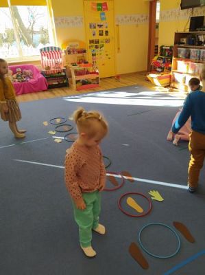 Grafika #21: Zabawy koordynacji wzrokowo-ruchowej i integracji sensorycznej w grupie I