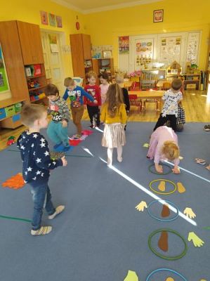 Grafika #23: Zabawy koordynacji wzrokowo-ruchowej i integracji sensorycznej w grupie I