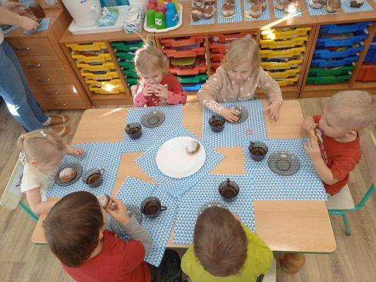 Grafika #7: 24.02.2022 Tłusty Czwartek