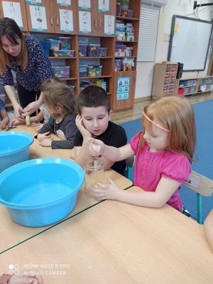 Grafika #7: Klub Małego Odkrywcy gr III cz.III - Właściwości powietrza