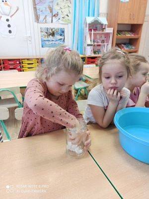 Grafika #8: Klub Małego Odkrywcy gr III cz.III - Właściwości powietrza