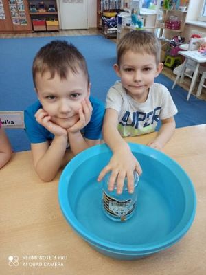 Grafika #10: Klub Małego Odkrywcy gr III cz.III - Właściwości powietrza