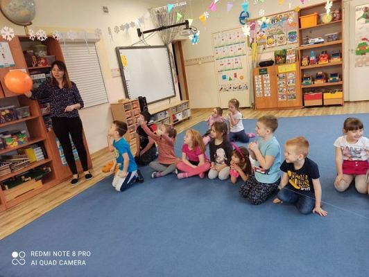 Grafika #12: Klub Małego Odkrywcy gr III cz.III - Właściwości powietrza