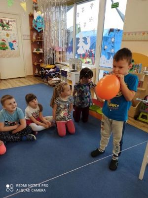 Grafika #16: Klub Małego Odkrywcy gr III cz.III - Właściwości powietrza