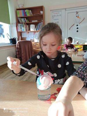 Grafika #9: Klub Małego Odkrywcy gr III cz.II - Właściwości wody