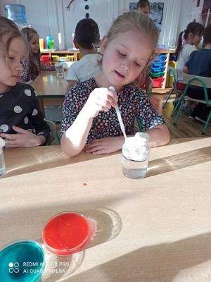 Grafika #16: Klub Małego Odkrywcy gr III cz.II - Właściwości wody