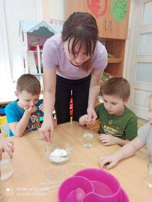 Grafika #20: Klub Małego Odkrywcy gr III cz.II - Właściwości wody