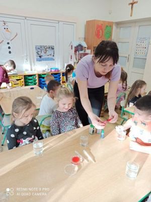 Grafika #30: Klub Małego Odkrywcy gr III cz.II - Właściwości wody