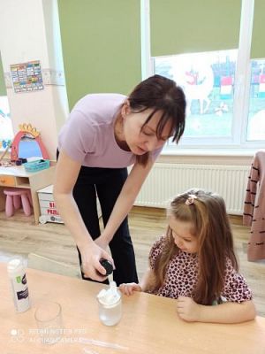 Grafika #33: Klub Małego Odkrywcy gr III cz.II - Właściwości wody