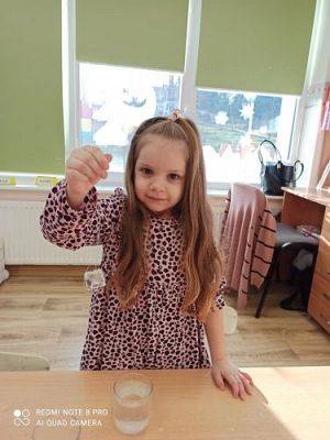 Grafika #37: Klub Małego Odkrywcy gr III cz.II - Właściwości wody