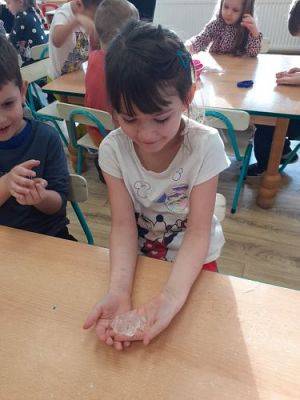 Grafika #43: Klub Małego Odkrywcy gr III cz.II - Właściwości wody