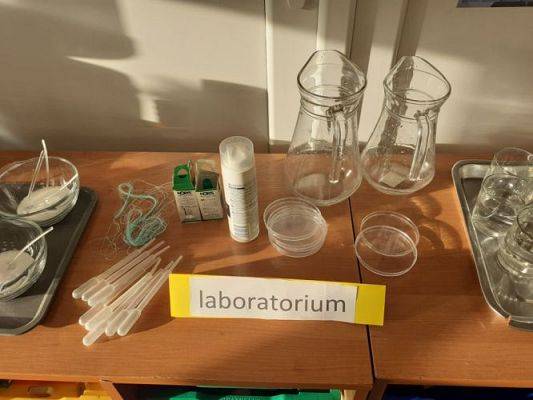 Grafika #44: Klub Małego Odkrywcy gr III cz.II - Właściwości wody