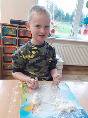 Grafika #11: Cykl zajęć z Klubu Małego Odkrywcy Gr III - Sztuczny śnieg