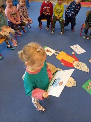 Grafika #9: Przygotowania do Dnia Babci i dziadka w gr.I