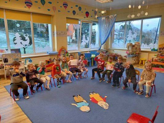 Grafika #11: Przygotowania do Dnia Babci i dziadka w gr.I