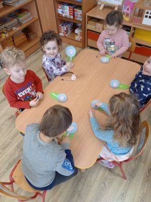 Grafika #13: Przygotowania do Dnia Babci i dziadka w gr.I