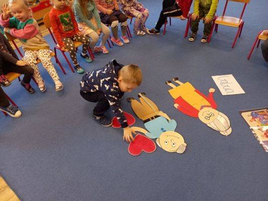 Grafika #14: Przygotowania do Dnia Babci i dziadka w gr.I