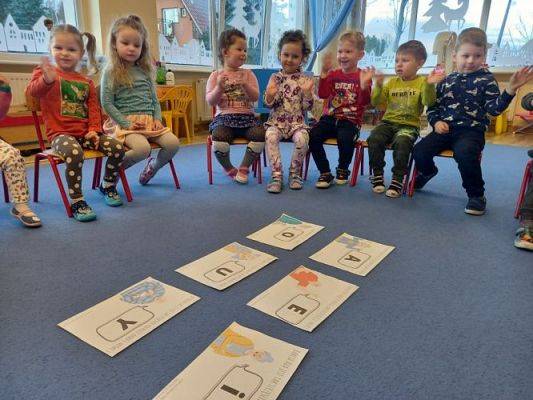 Grafika #19: Przygotowania do Dnia Babci i dziadka w gr.I