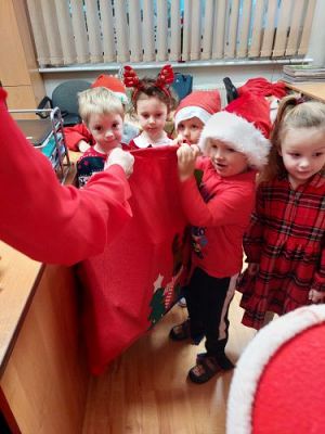 Grafika #35: 06.12.2021 Mikołajkowe niespodzianki